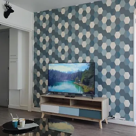 Le Thourottois*centre Ville*wifi*spacieux*confort* Saint-gobain Lejlighed *